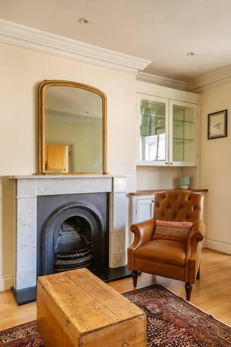 3Br Apt 5 Min To Brightonstation